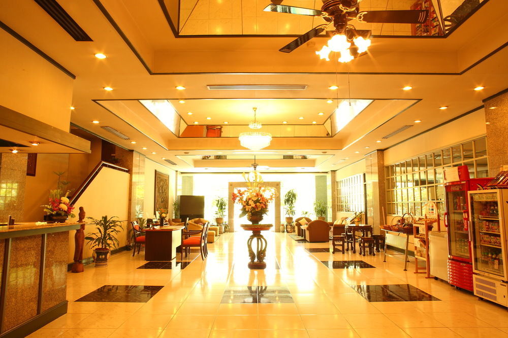 Yellow Ribbon Hills Boutique Suites Bangkok Exterior foto